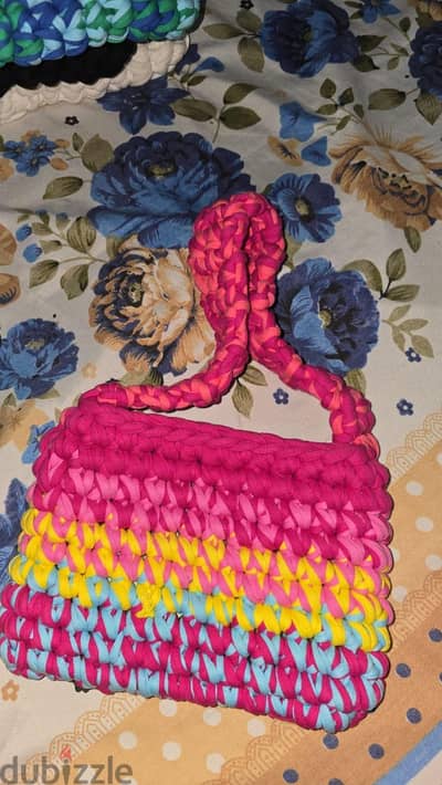 شنط hand made ترندي ، و كمان الوان خيط كليم للي يحب يشتريها