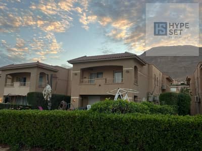 شاليه فاخر ارضي للبيع وفيو رائع ع البحر في تلال السخنة امام حمام السباحة -  chalet for sale in telal sokhna بجوار لافيستا و بلومار الدوم