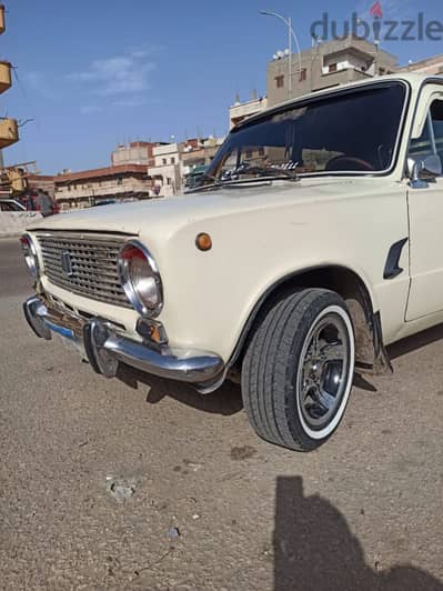 لادا 1200 1984