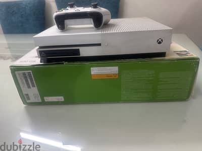 Xbox one s وارد السعوديه استعمال بسيط جداا