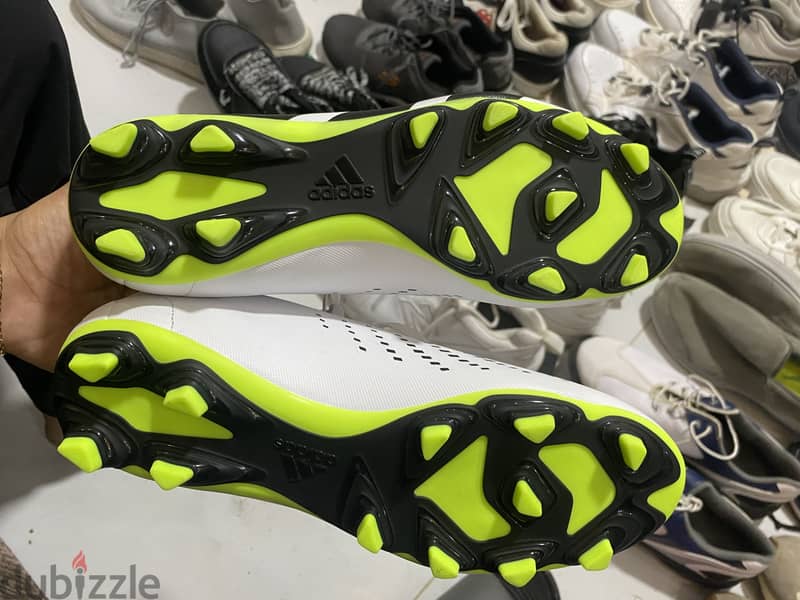 Adidas Predator Accuracy. 4 MG 4