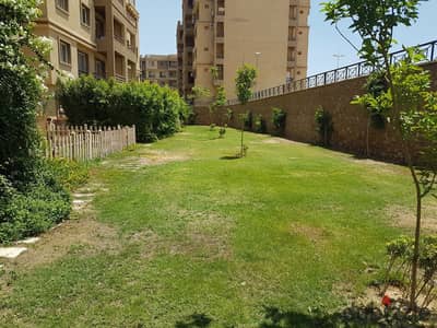 شقة  للايجار فى مدينتى ب 11 الف للعائلات