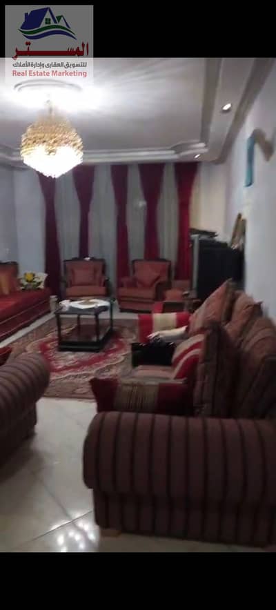 Furnished apartment with three rooms, a reception, a kitchen, and 2 bathrooms on the 11th floor. The building has 2 elevators on Ahmed Al-Zumur Street with the Shen Zhou Abi intersection, close to services and transportation, equipped with an air conditioning unit and fans. Furnished apartment with three rooms, a reception, a kitchen, and 2 bathrooms on the 11th floor. The building has 2 elevators on Ahmed Al-Zumur Street with the Shen Zhou Abi intersection, close to services and transportation, equipped with an air conditioning unit and fans.