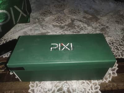 شوز من pixi