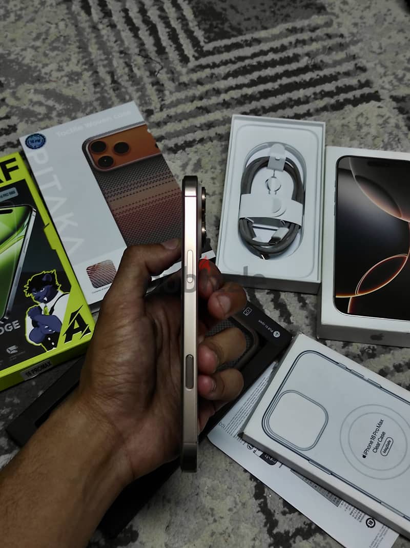Apple - iPhone 16 Pro Max 4