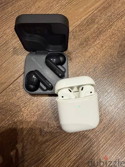 للبيع apple airpods 2 و cmf buds pro 2