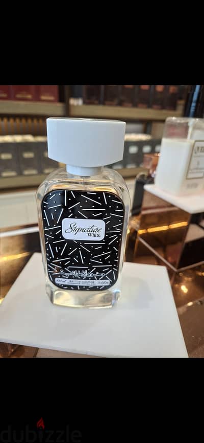 عطر سجنتشر وايت (Signature White) من براند دخون الإماراتية