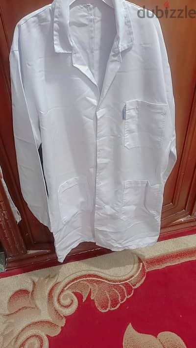 بالطو معمل ابيض