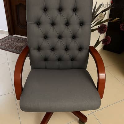 كرسي مكتب  ماركة Wood & Plexi