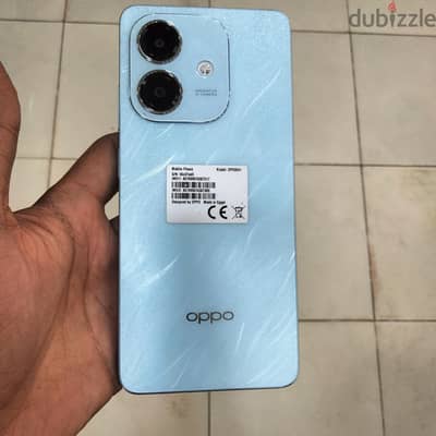 بحالة ممتازة oppo A3X معاه العلبة و الشاحن