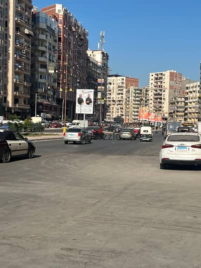 For rent, a 70 square meter shop with a 30 square meter storage room on Al-Fateh main street.