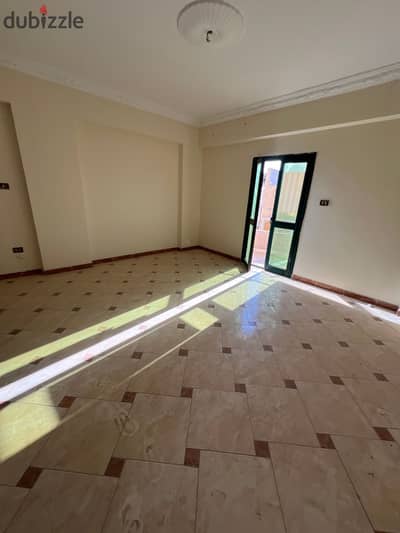 For rent, an administrative apartment, 350 meters, on Muhab Street, for major companies.