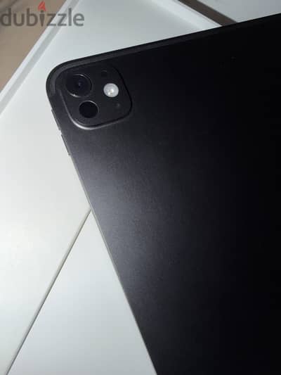 Ipad Pro 13 inch m4 _ 1tb _ black _ wifi _ b100% inside Warranty