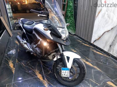 hunda ncx 700
