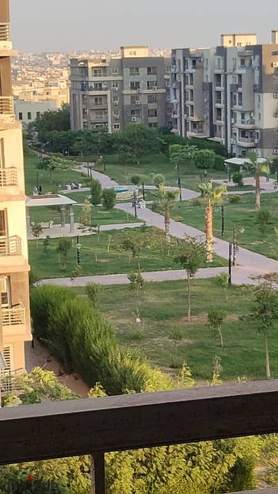 For sale, an apartment 140 meters, repeated floor, corner view, distinctive view in Dar Misr Compound, El Sheikh Zayed neighborhood 16