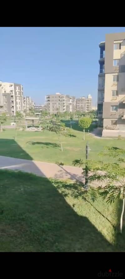 For rent, an apartment of 150 meters on the ground with a kitchen and a distinguished landscape view in Dar Misr Compound, Al-Hay 16, Sheikh Zayed