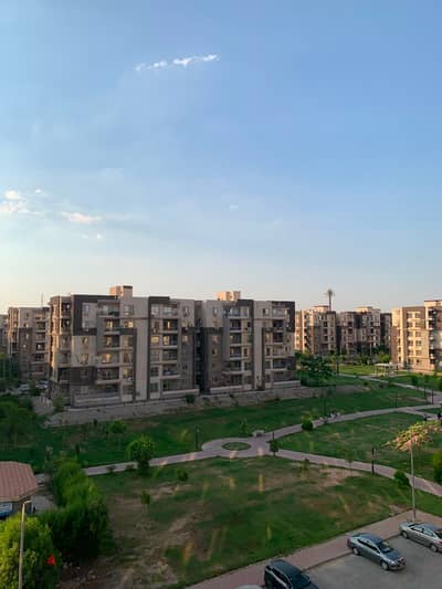 For rent, an apartment of 130 meters on a repeated floor with a landscape view in Dar Masr Compound, Al Hay 16, Sheikh Zayed