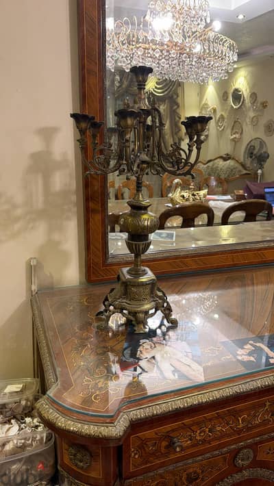 طقم شمعدان. مع ساعه