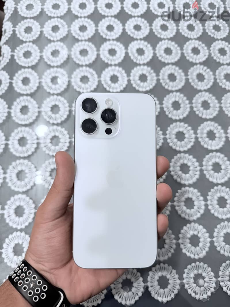 Apple - iPhone 16 Pro Max 1