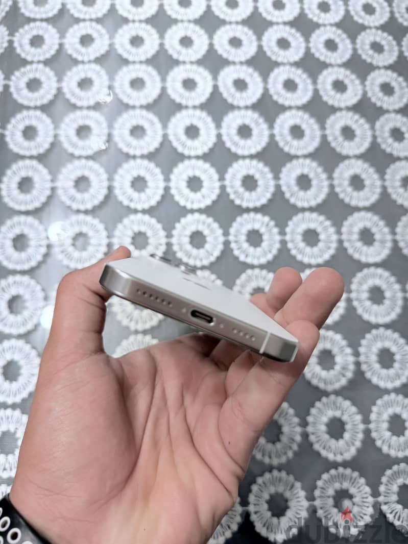 Apple - iPhone 16 Pro Max 5