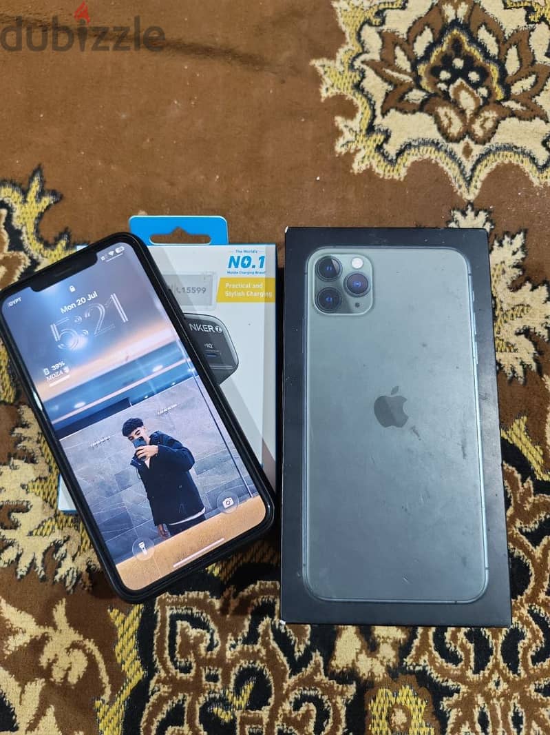 Apple - iPhone 11 Pro Max 2