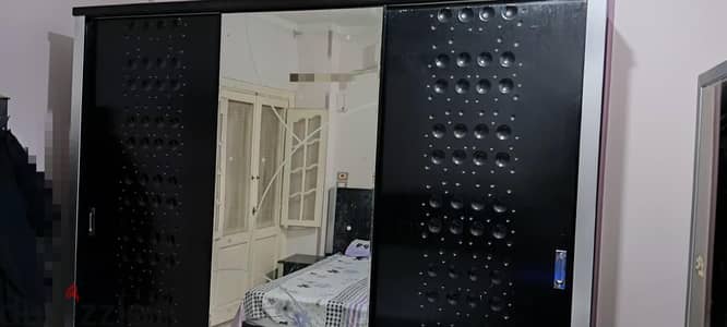 غرفة نوم عمولة استعمال نضيف للبيع بسعر مغري لدواعي السفر
