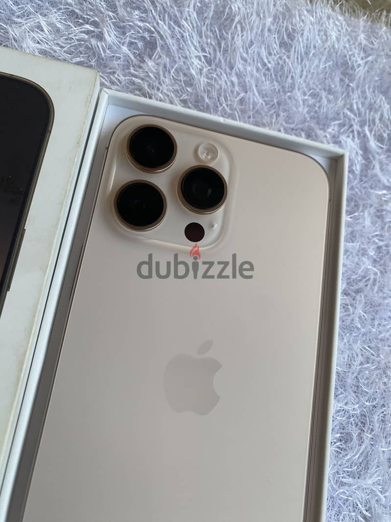 Iphone 16 pro max 3