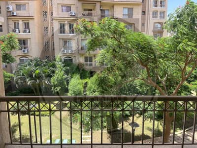 شقة فاخرة بمساحة 255 متر نموذج 500 للايجار بعقد قانون جديد في قلب مدينتي B2 على بعد خطوات من نادي مدينتي