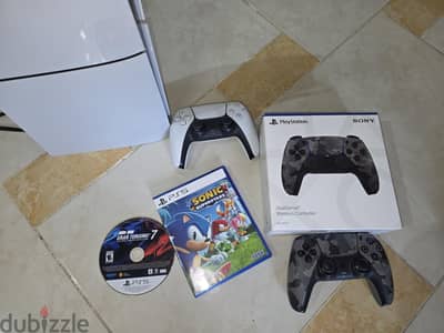 بلاي ستيشن ٥ ps5. مع ٢ لعبة و ٢ دراع اصلي استعمال خفيف وارد امريكا