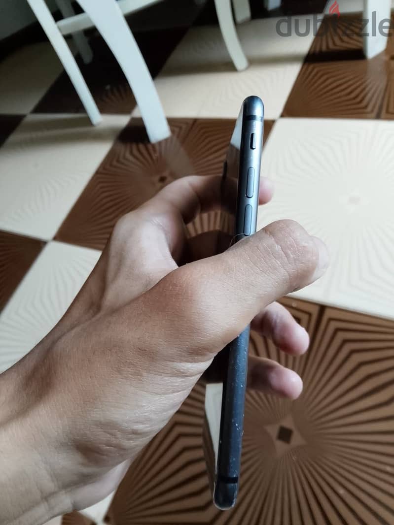 آبل - آيفون 8 1