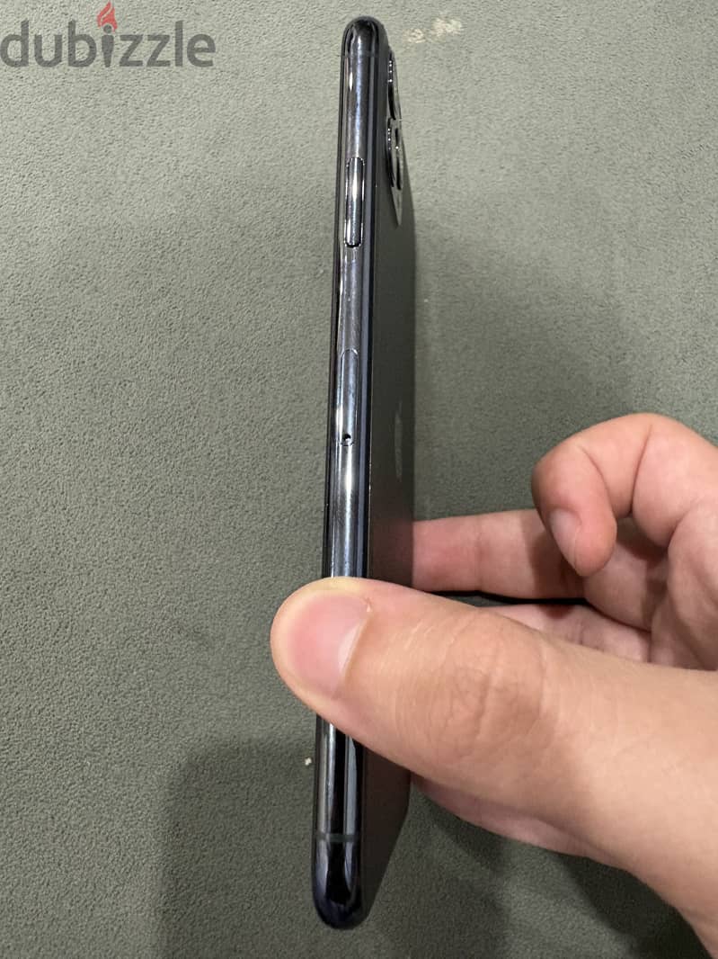 Apple - iPhone 11 Pro Max 3