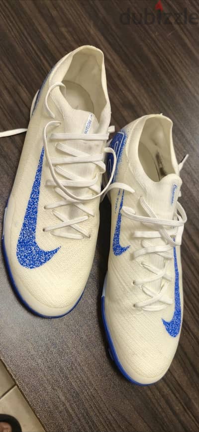 Nike mirror