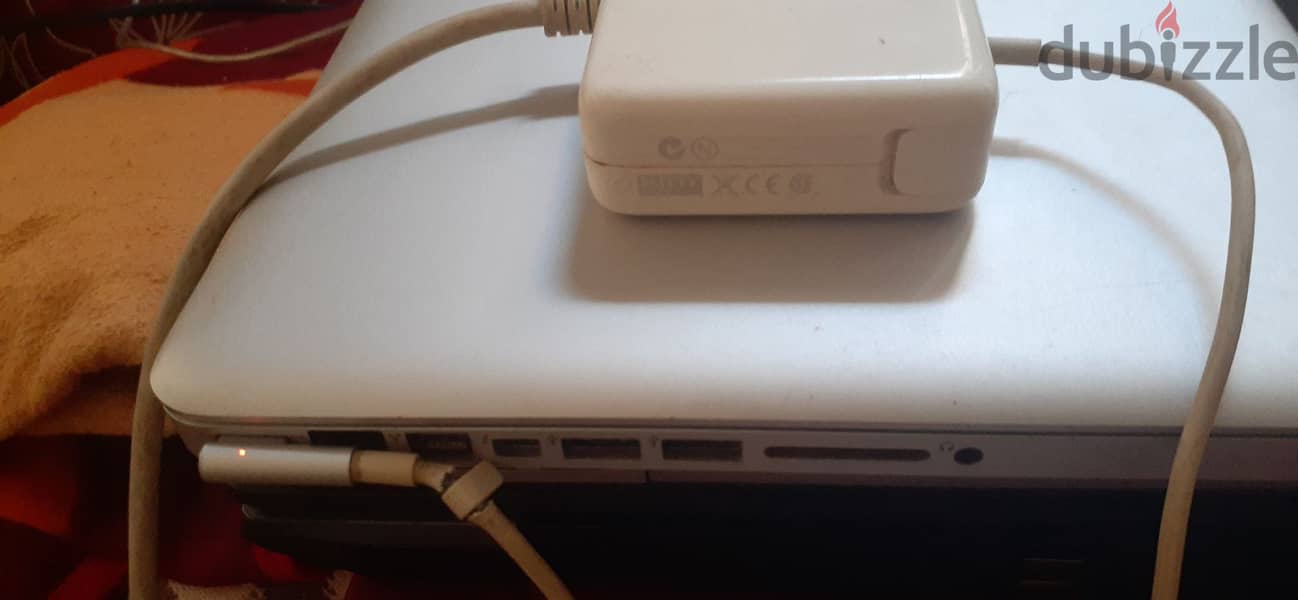 MacBook pro 8.1 core i7 13