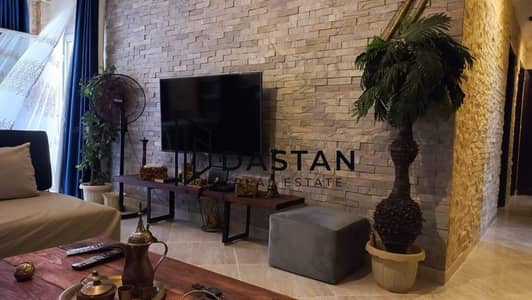 فرصة مميزة لامتلاك شقة داخل كمبوند دار مصر بمدينة بدر، أحد أفضل مشروعات الإسكان المتميز. الشقة بمساحة 140 متر، تقع بالدور الثاني، وتشطيب خاص وجاهزة لل