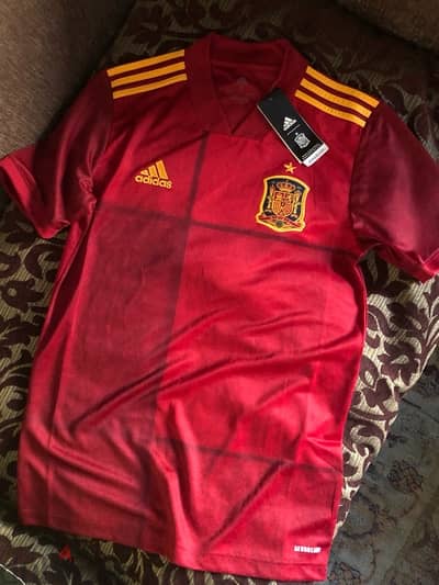 adidas tshirt  Spain original size small  تيشرت اديدس اسبانيا صغير
