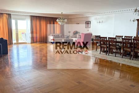 Apartment for Sale 600 m, San Stefano (Directly on the Sea - Brand Building)
