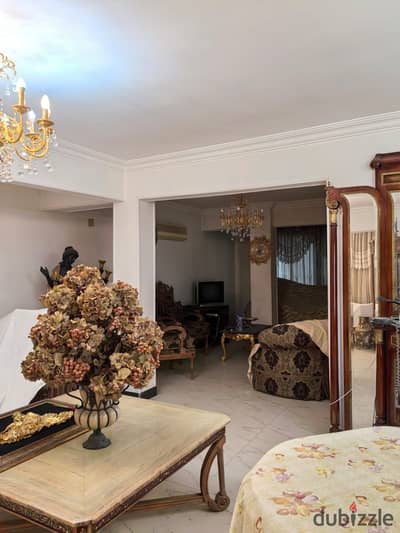 Villa independent for sale in Sheraton Airport