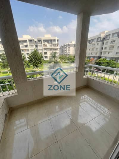 Apartments for sale in the most prestigious area of ​​Madinaty, B10, 165 square meters, garden view, next to the mosque and services.