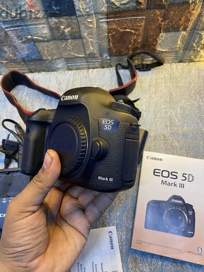 كانون 5D mark 3 جديده حرفيا شاتر ٥ ك كانون 5D mark 3 جديده حرفيا شاتر ٥ ك