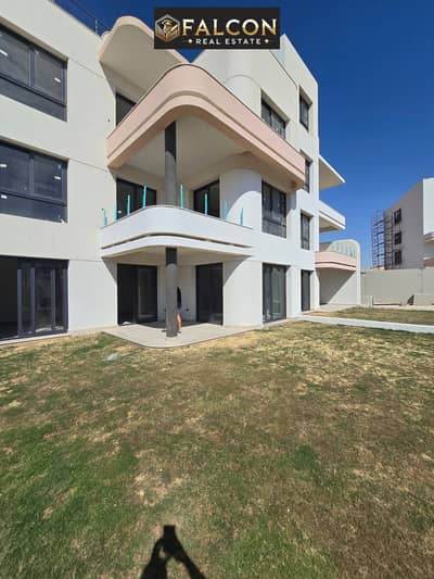 Chalet for sale, fully finished with air conditioning, 3 -master bedrooms, with a panoramic sea view and crystal lagoon, with a low down payment
