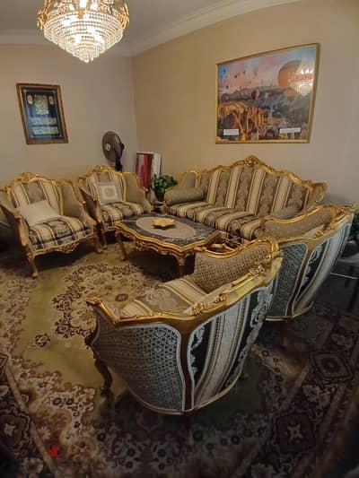 طقم صالون  مذهب شبه جديد
