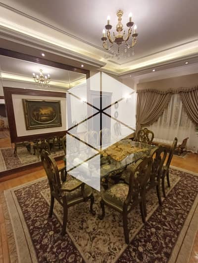 شقة 5 غرف  مفروشة للبيع في الزمالك