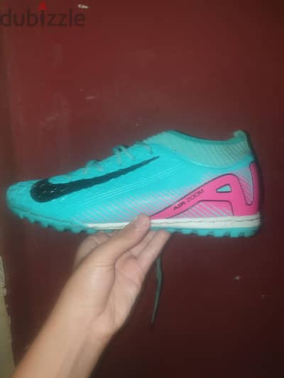 ترتان AIR ZOOM معامله خياطه خارجيه وداخليه مستعمل مرتين مقاس 45