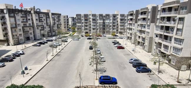 للبيع شقةفى مدينتى فيو بارك مفتوح بحرى غير مجروح نهائى بحرى صريح   قريبة من خدمات B12 والكرفت والايست هب تشطيبات الترا سوبر لوكس