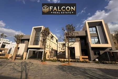 Three-story villa directly on the New Suez Road, ready for viewing in Saada Compound, Fifth Settlement, New Cairo. Three-story villa directly on the New Suez Road, ready for viewing in Saada Compound, Fifth Settlement, New Cairo.