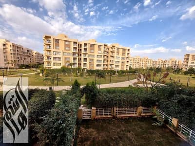  200 sqm apartment for rent in Madinaty B11 with 4 bedrooms, 3 bathrooms, company finish, wide garden view, 4th floor, prime location.