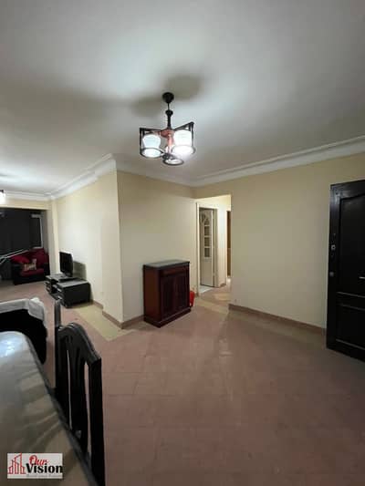 شقة للبيع علي العقاري في ميامي دور ٧ في الرخصة غرفتين نوم