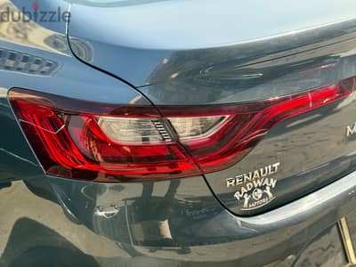 Renault Megane 2023بحاله شاذه نقداً او بالتقسيط فابريكه بالكامل