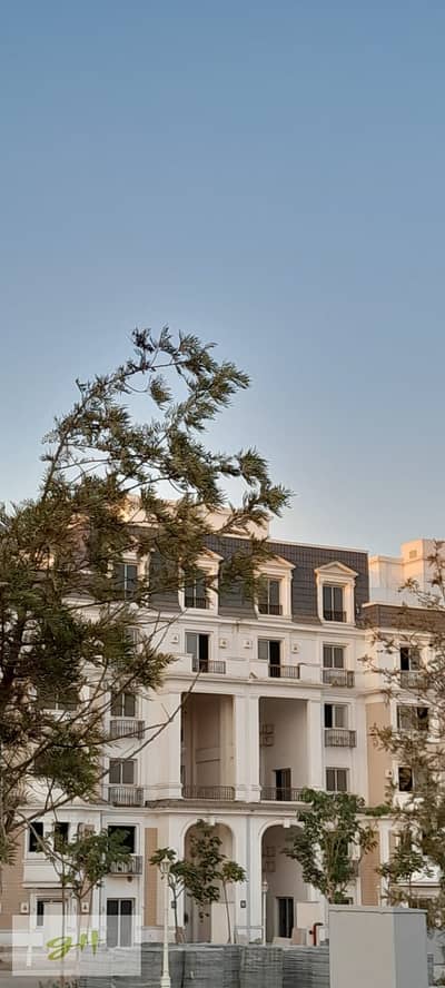 A great deal on resale sky garden 225m  ready to move prime location in mountain view i city new cairo