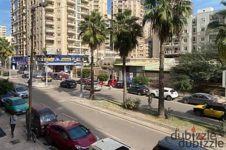 مقر للايجار الاداري ۳۰۰ م / سموحة شارع البرت الاول تكييف مرکزى مبانى حديثة للشركات دورا